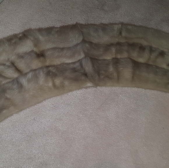 Russian style real Cape Fur shawl - Picture 2 of 3